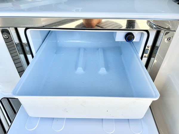 2025 Sea Ray SLX 280 OUTBOARD 29