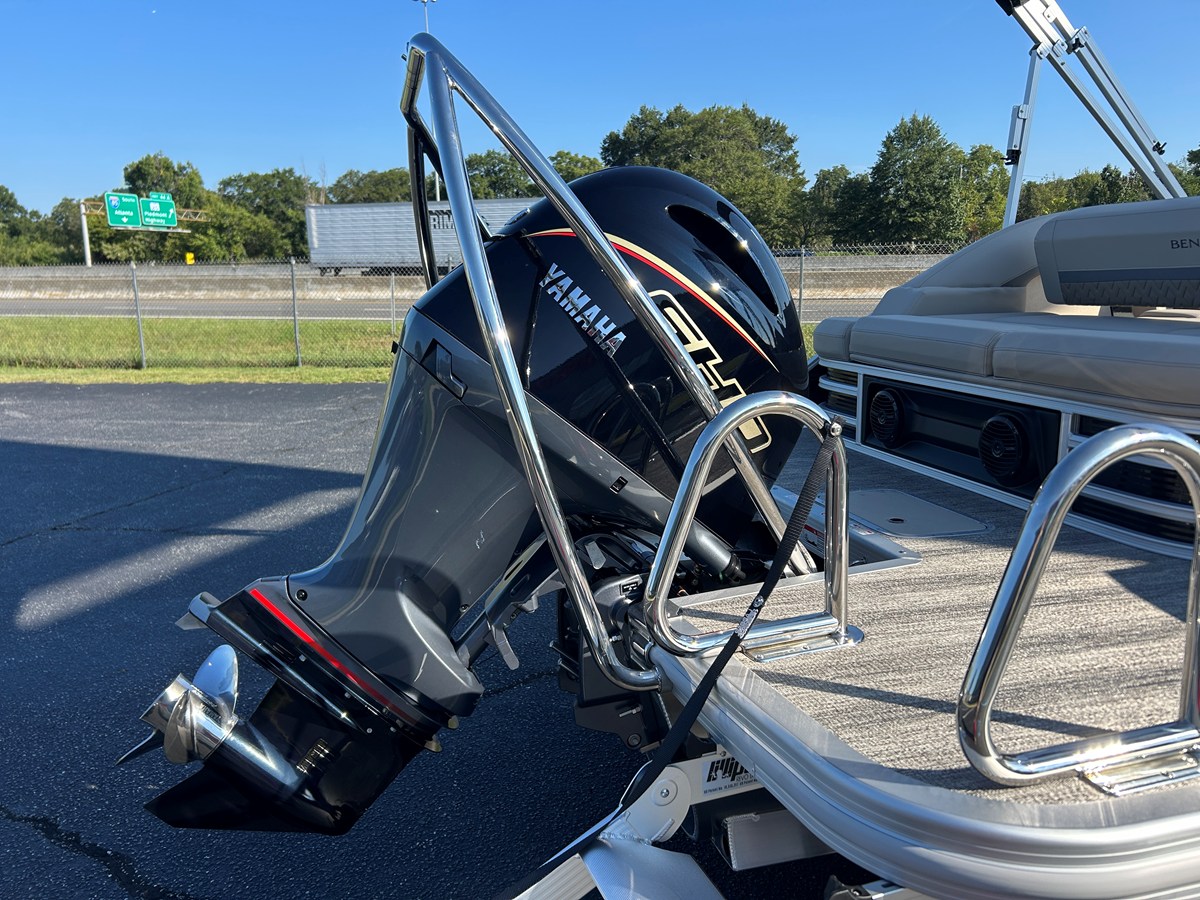 2027 Bennington 22MSB 6