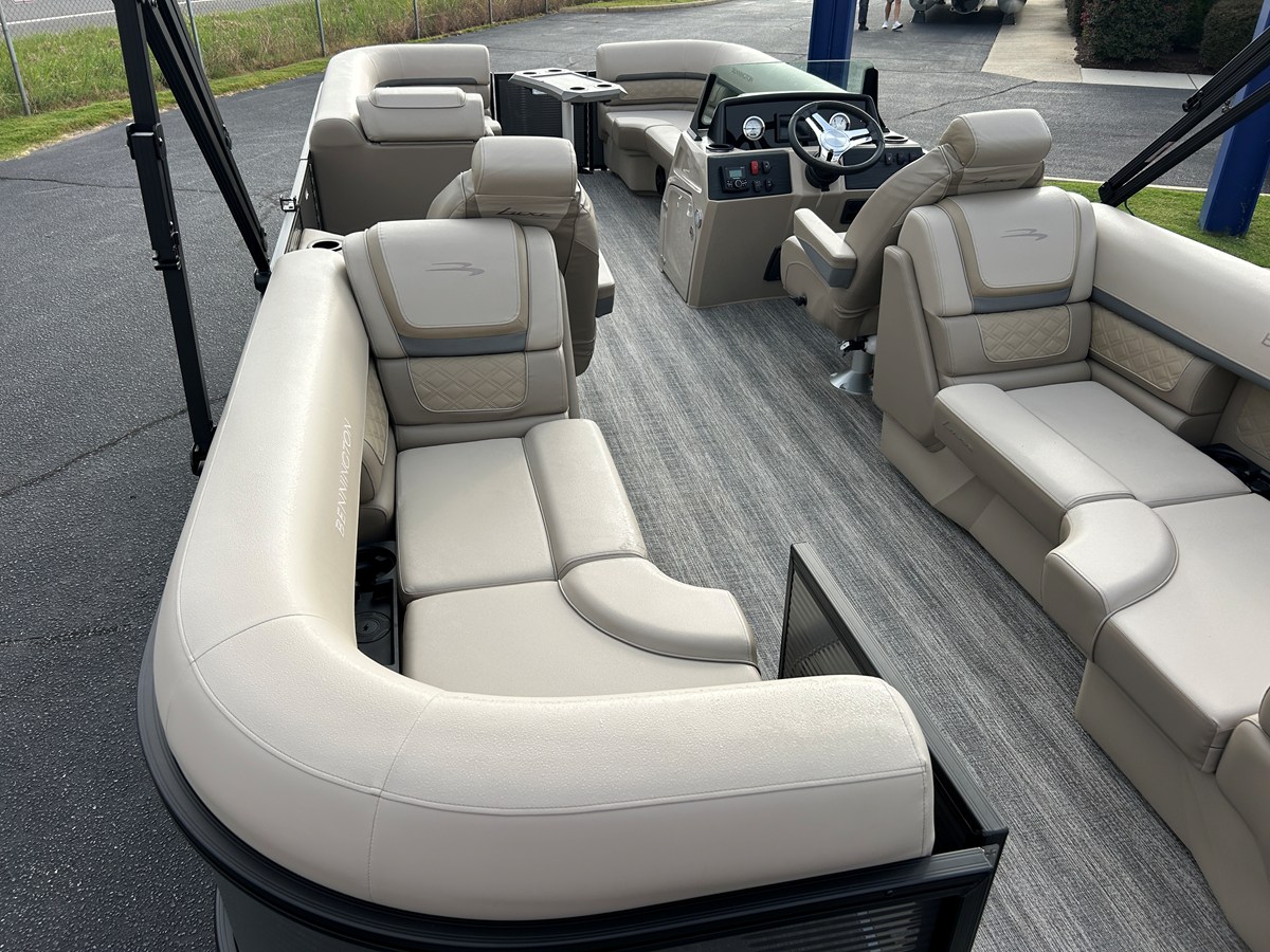 2027 Bennington 23SSR LUXE 15