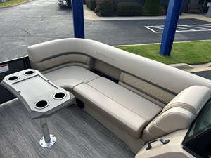 2027 Bennington 23SSR LUXE 23
