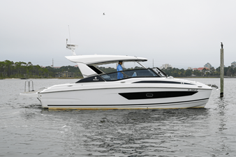 Aquila 32 SPORT 1 2020 Aquila 32 SPORT 2