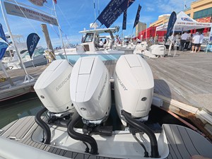 Sea Ray SLX 360 Outboard 2 2027 Sea Ray SLX 360 Outboard 3
