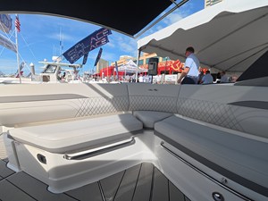 2027 Sea Ray SLX 360 Outboard 12