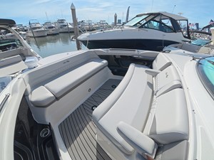 2027 Sea Ray SLX 360 Outboard 31