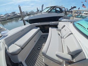 2027 Sea Ray SLX 360 Outboard 34