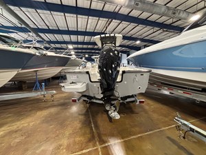 Boston Whaler 210 Montauk 2 2026 Boston Whaler 210 Montauk 3