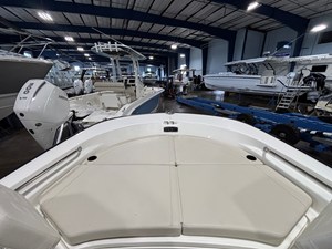 2026 Boston Whaler 210 Montauk 11