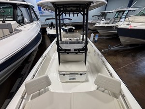2026 Boston Whaler 210 Montauk 13
