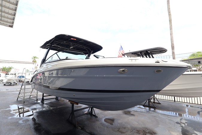 2027 Sea Ray SLX 280 Outboard 2