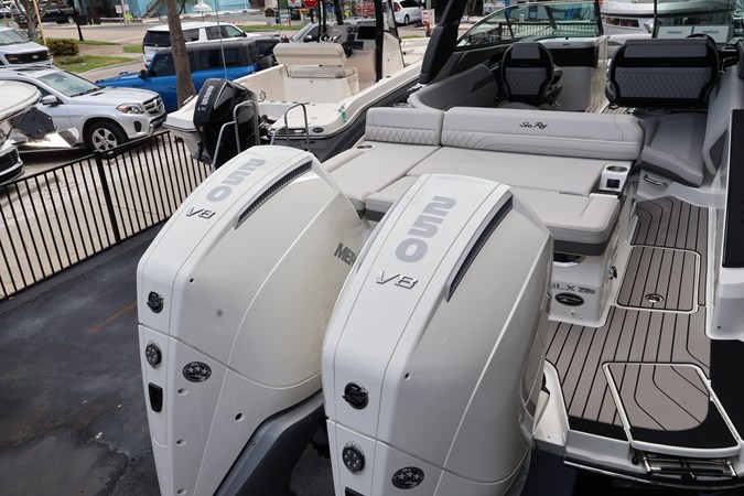 2027 Sea Ray SLX 280 Outboard 6