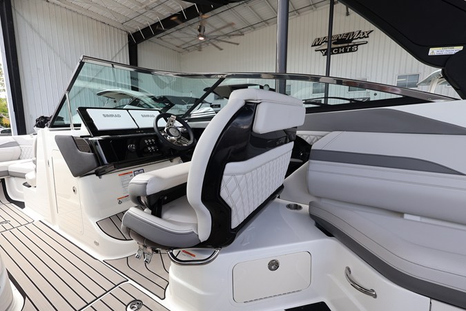 2027 Sea Ray SLX 280 Outboard 15