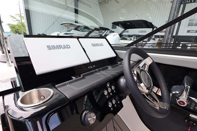 2027 Sea Ray SLX 280 Outboard 20