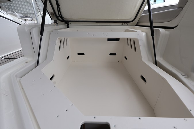 2027 Sea Ray SLX 280 Outboard 34
