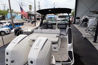 Sea Ray SLX 280 Outboard 4 2027 Sea Ray SLX 280 Outboard 5