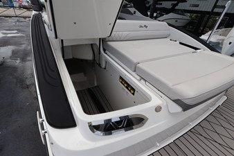 Sea Ray SLX 280 Outboard 8 2027 Sea Ray SLX 280 Outboard 9