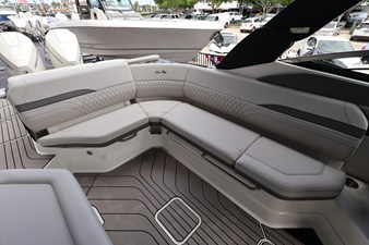 Sea Ray SLX 280 Outboard 10 2027 Sea Ray SLX 280 Outboard 11