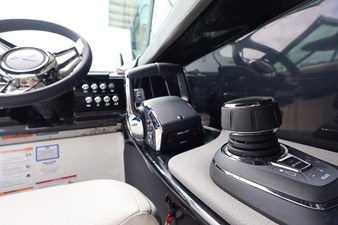 Sea Ray SLX 280 Outboard 16 2027 Sea Ray SLX 280 Outboard 17