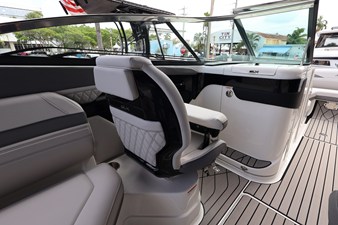Sea Ray SLX 280 Outboard 20 2027 Sea Ray SLX 280 Outboard 21