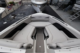 Sea Ray SLX 280 Outboard 26 2027 Sea Ray SLX 280 Outboard 27