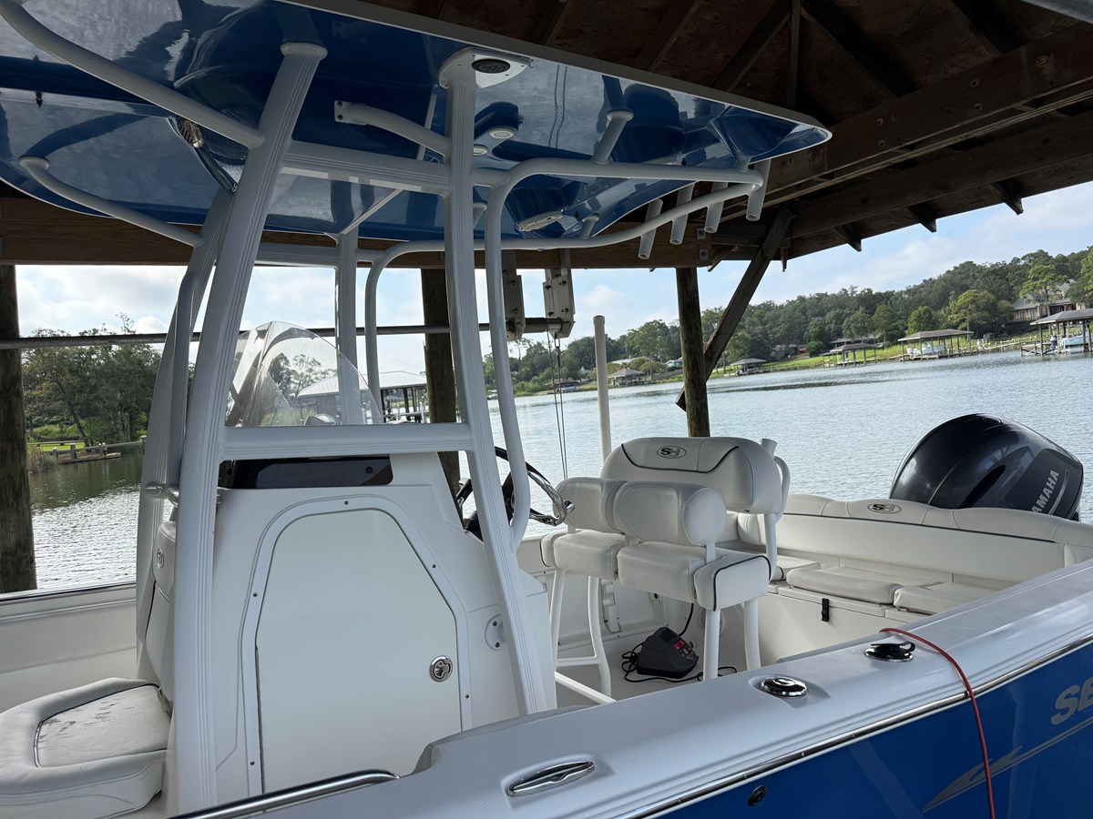 2013 Sea Hunt ULTRA 211 17
