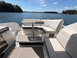Sea Ray Sundancer 320 14 2026 Sea Ray Sundancer 320 15