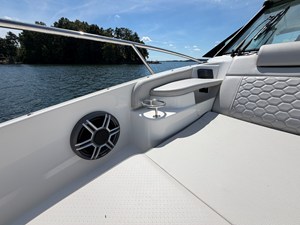 Sea Ray Sundancer 320 31 2026 Sea Ray Sundancer 320 32