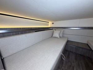 Sea Ray Sundancer 320 35 2026 Sea Ray Sundancer 320 36