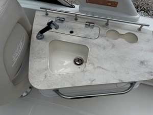 2017 Boston Whaler 230 VANTAGE 9