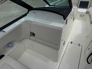 2017 Boston Whaler 230 VANTAGE 12