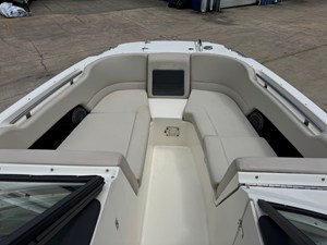 2017 Boston Whaler 230 VANTAGE 14