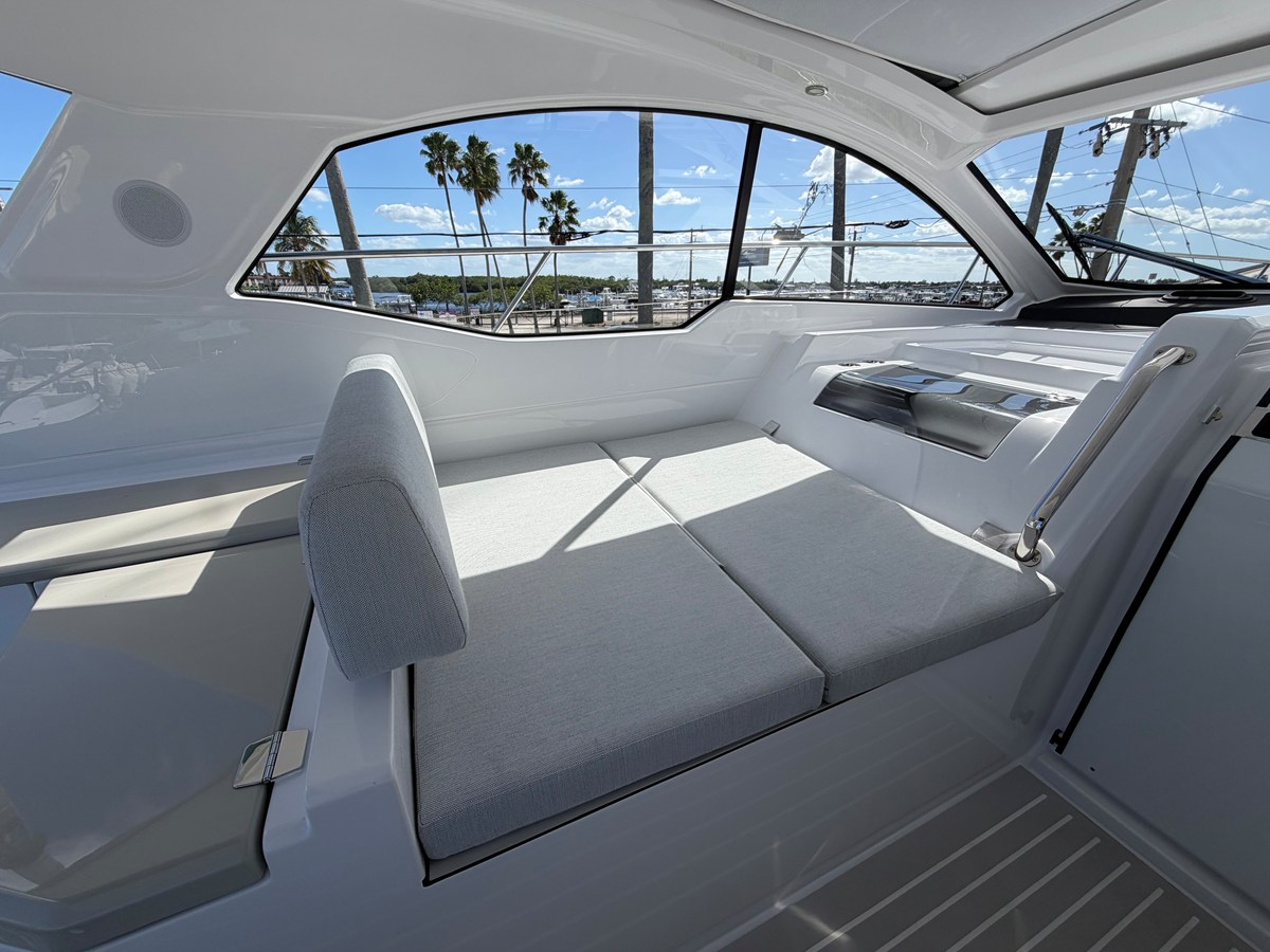 2027 Azimut A45 33
