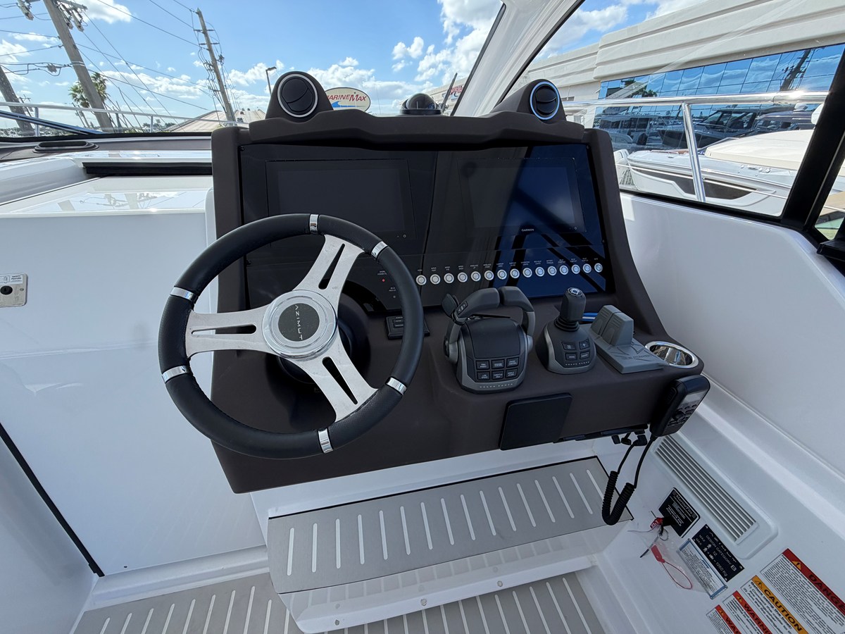 2027 Azimut A45 41