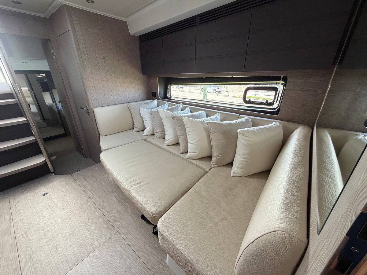 2027 Azimut A45 52