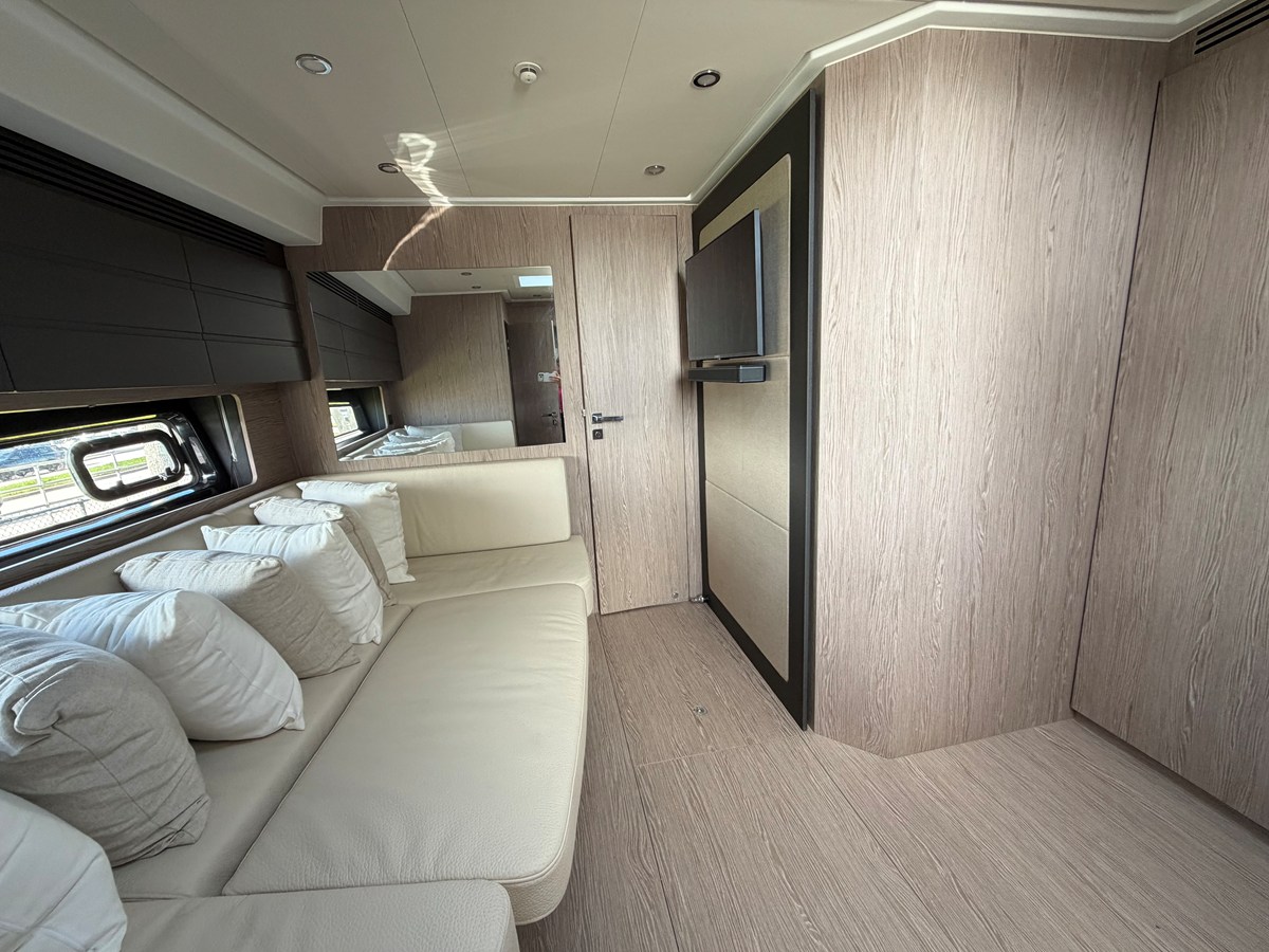 2027 Azimut A45 54