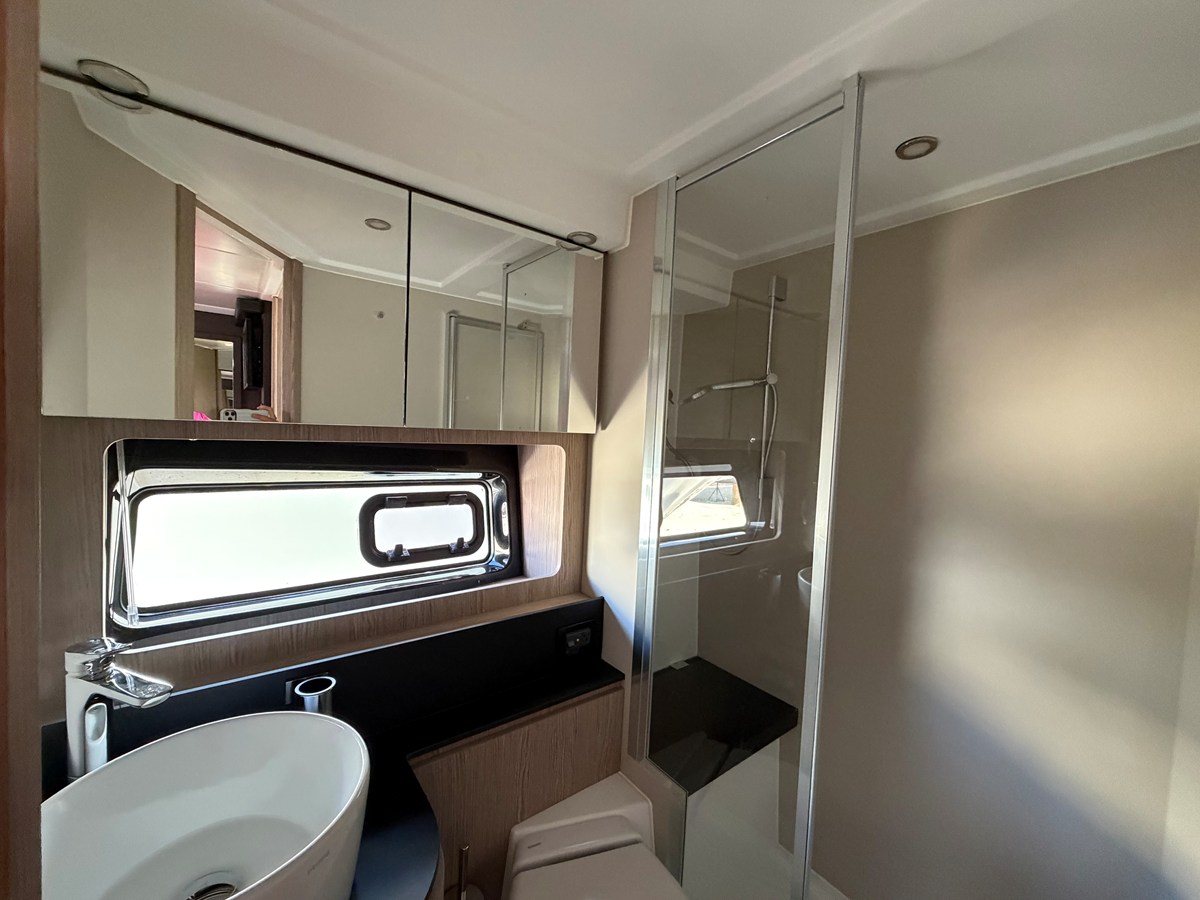 2027 Azimut A45 63