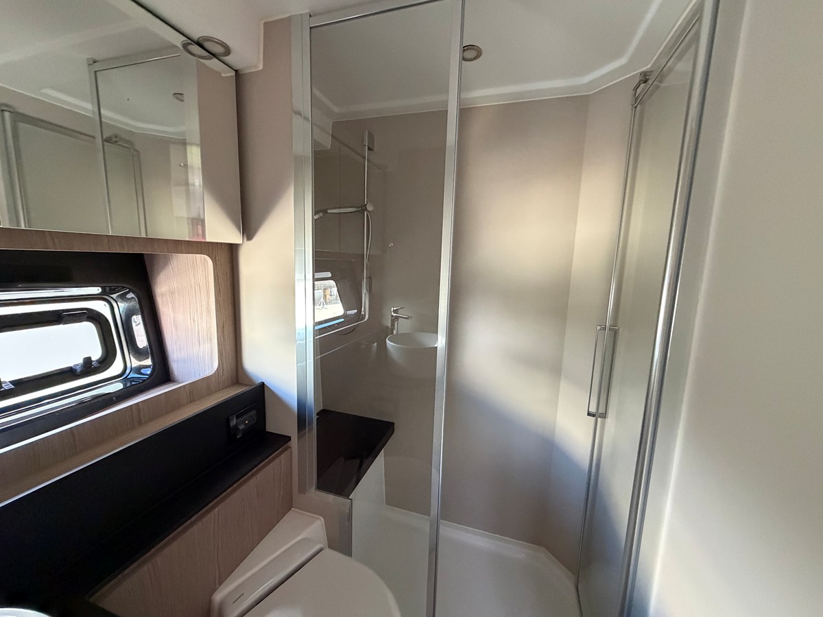 2027 Azimut A45 65