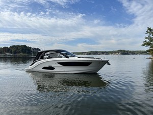 Sea Ray Sundancer 370 4 2026 Sea Ray Sundancer 370 5