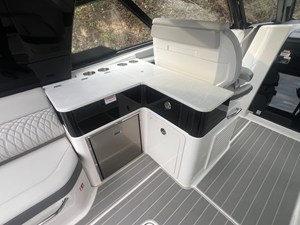 Sea Ray Sundancer 370 10 2026 Sea Ray Sundancer 370 11
