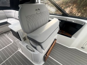 Sea Ray Sundancer 370 14 2026 Sea Ray Sundancer 370 15