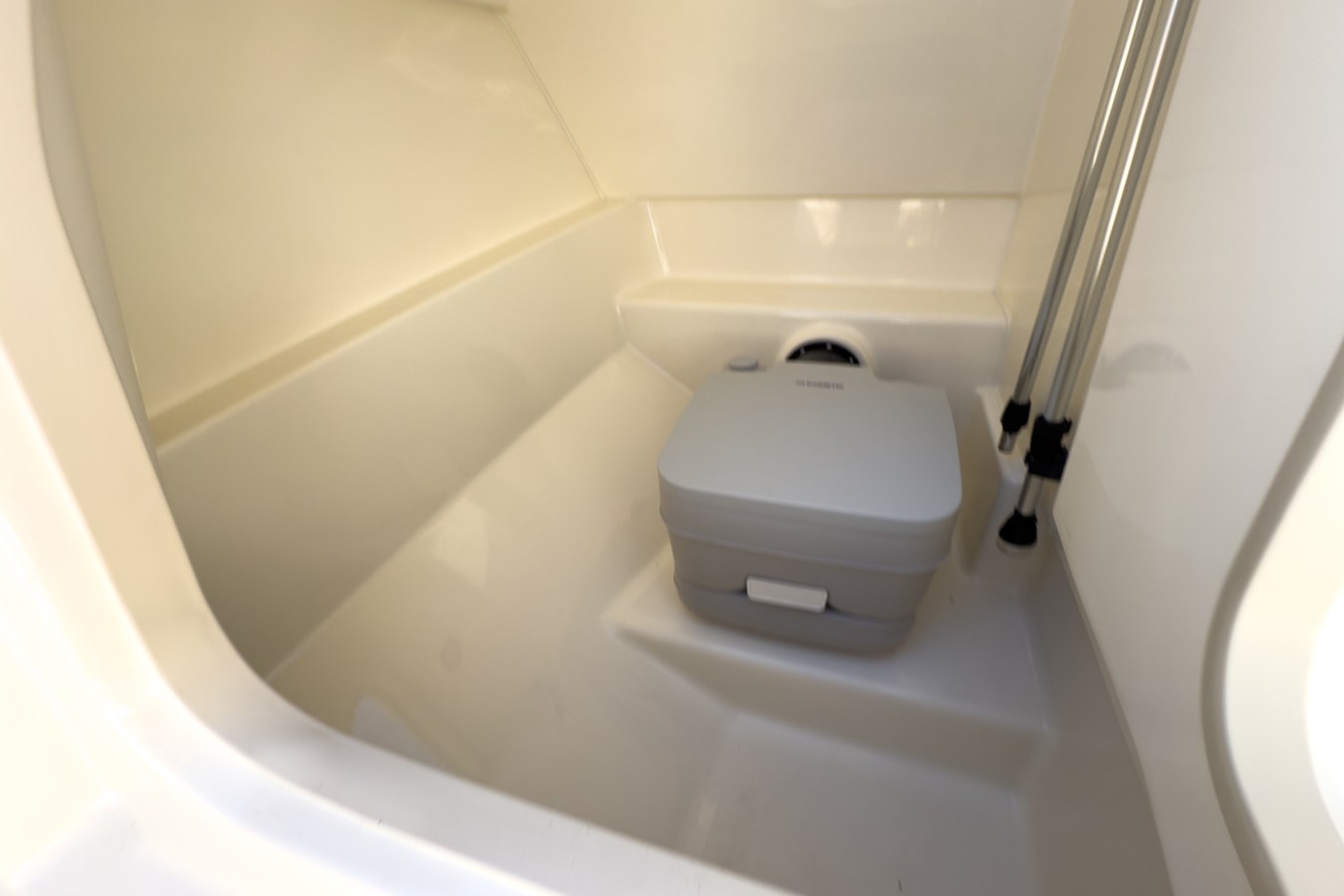 2026 Boston Whaler 210 Vantage 14