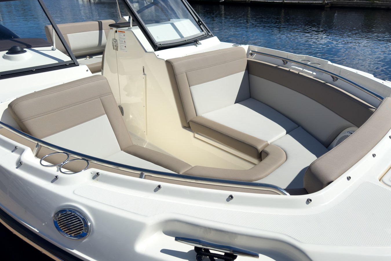 2026 Boston Whaler 210 Vantage 18