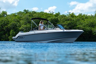 Boston Whaler 210 Vantage 0 2026 Boston Whaler 210 Vantage 1