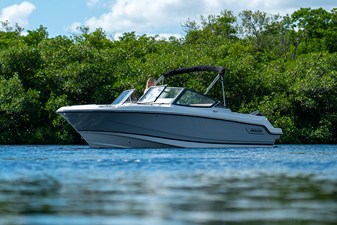 Boston Whaler 210 Vantage 2 2026 Boston Whaler 210 Vantage 3