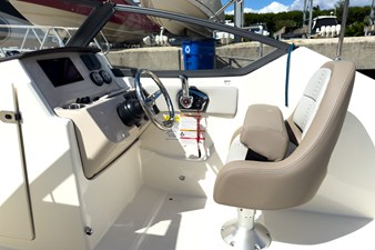 2026 Boston Whaler 210 Vantage 10