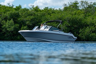 2026 Boston Whaler 210 Vantage 29