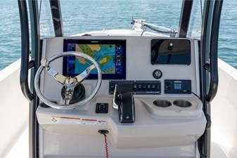 Boston Whaler 280 Dauntless 102 2024 Boston Whaler 280 Dauntless 103