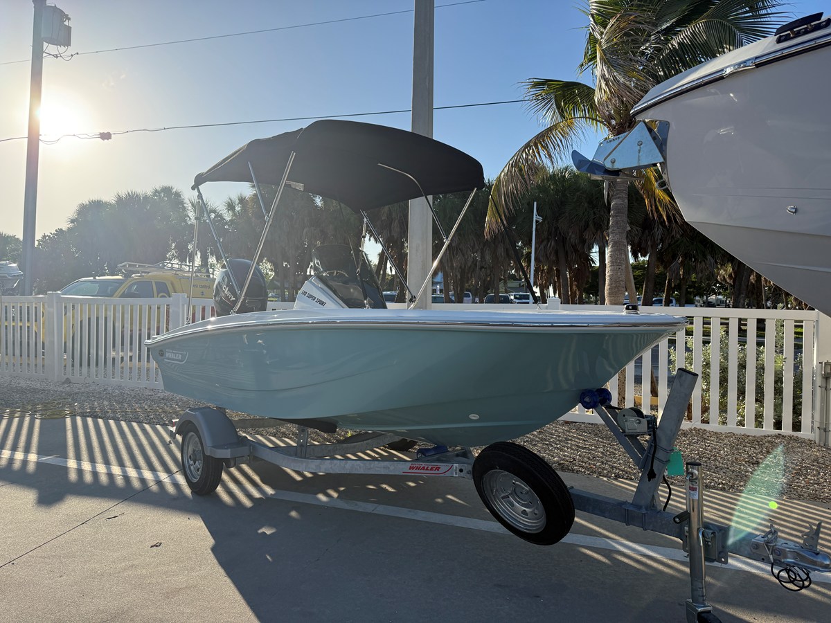 2027 Boston Whaler 130 Super Sport 2