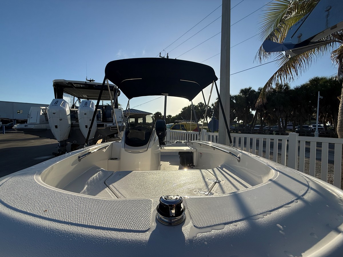 2027 Boston Whaler 130 Super Sport 6