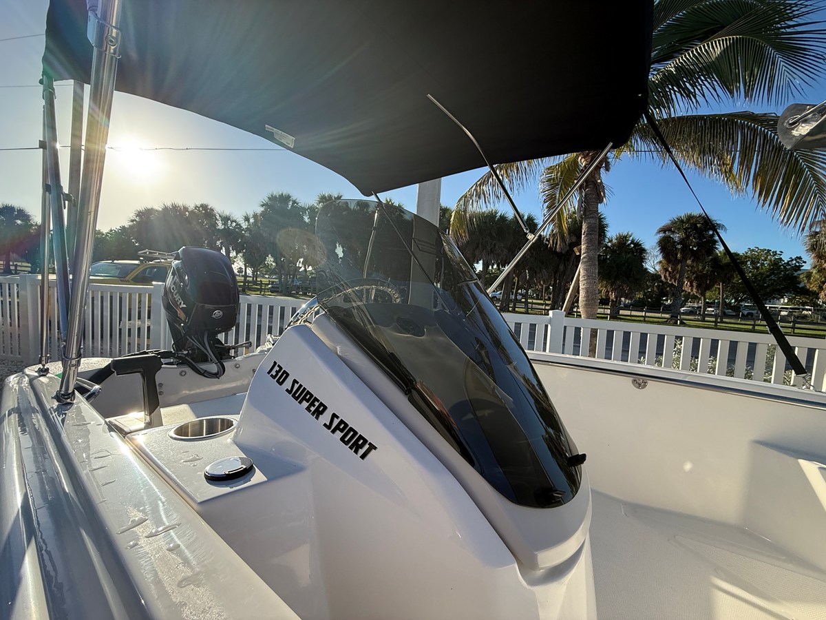 2027 Boston Whaler 130 Super Sport 8