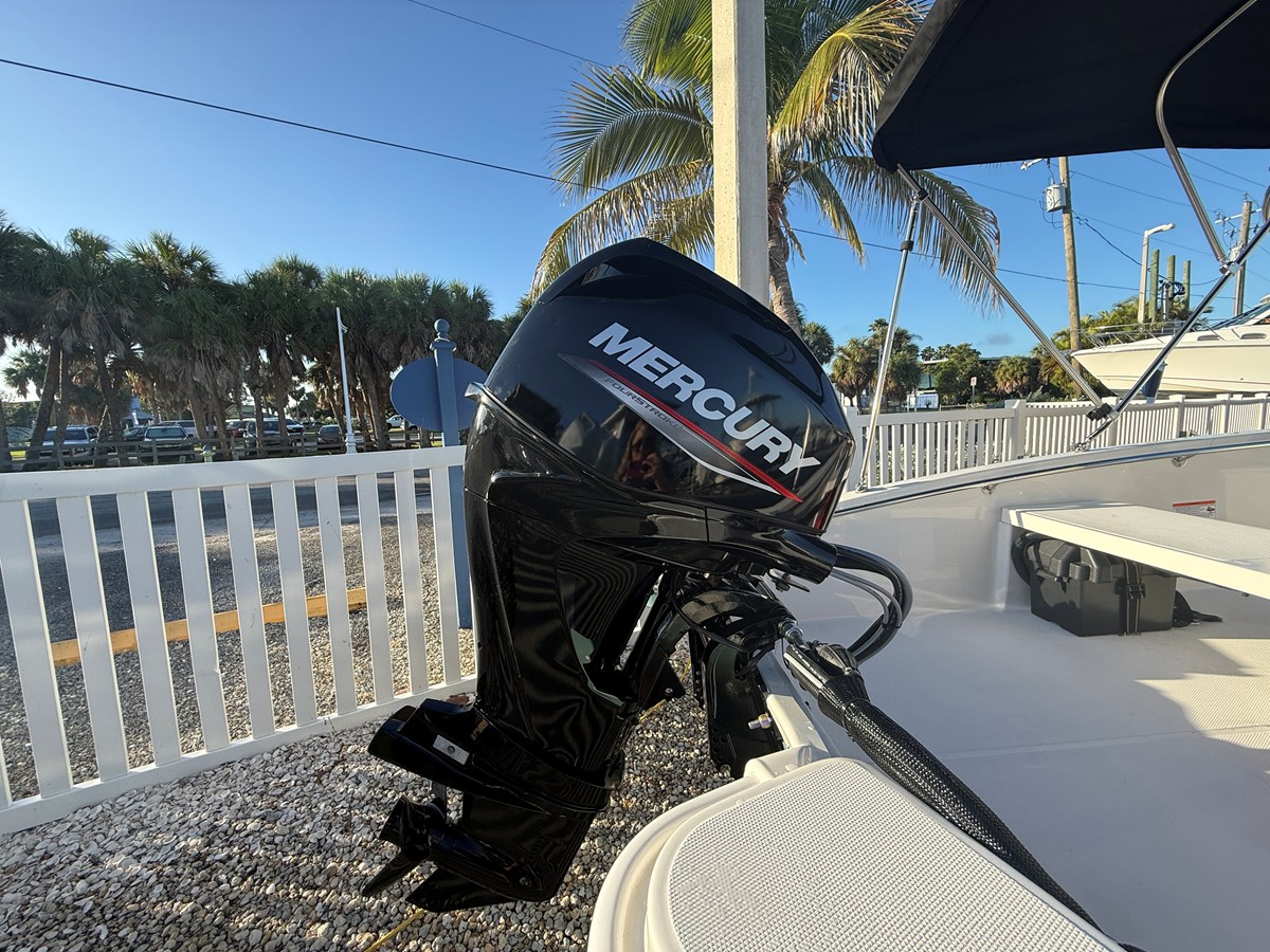 2027 Boston Whaler 130 Super Sport 14